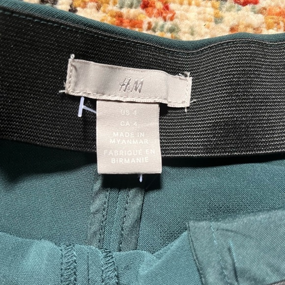 H&M High Waist Shorts - Picture 2 of 7